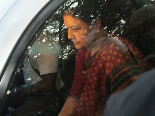 Sasikala fails to delay going to prison, also flops in getting VIP inmate status