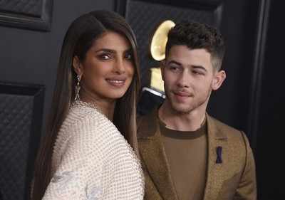 Priyanka Chopra, Nick Jonas interact with WHO doctors to spread awareness