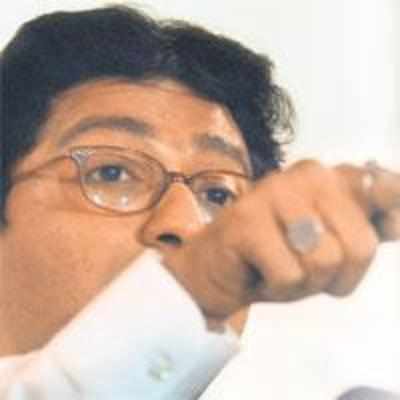 Raj Thackeray trains guns on Julio Ribeiro