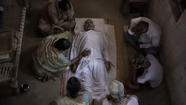 Why it's worrying nearly half of dying people in India don't get medical attention