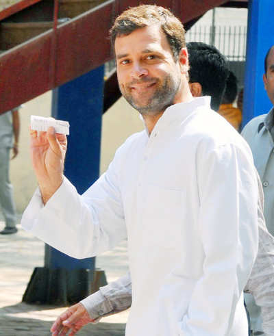 Rahul goes solo, delivers 35-min Modi rant at BKC