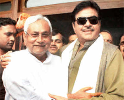 A day after his party’s rout in Bihar, Shatrughan visits Nitish, Lalu