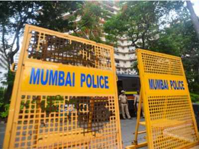 Mumbai Police uses 'Vada Pav, Bhurji Pav' to explain the importance of wearing a facemask to protect against Covid-19 to Mumbaikars