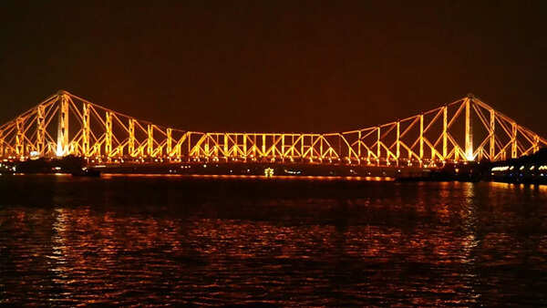 Which Indian city is known as the ‘London of India’