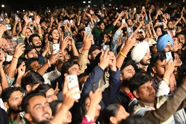 VC takes U-turn, PU goes ahead with star night a day after firing