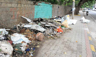 Rajajinagar: In Rajajinagar, BBMP hits back at protest with trash