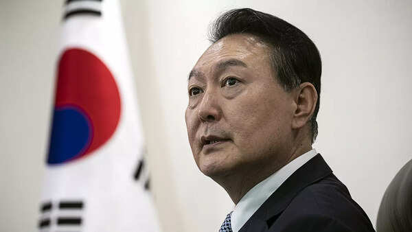 Why did S Korean president back down after declaring martial law?