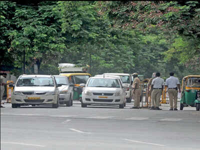 Cabbie has a brush with would-be robbers