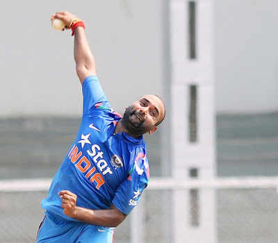 Amit Mishra returns to Test squad after 4 years