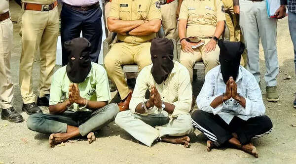 3 held for murder of forest beat guard in Dang