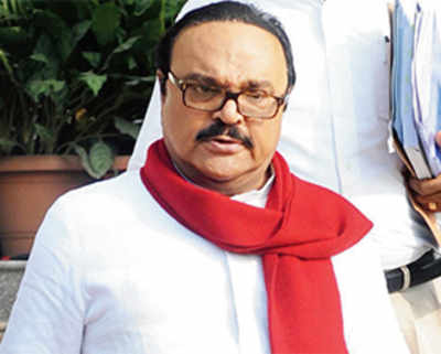 CM clears ACB probe against Bhujbal, his family members