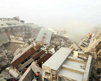 Over 100 missing, 14 dead after Taiwan quake