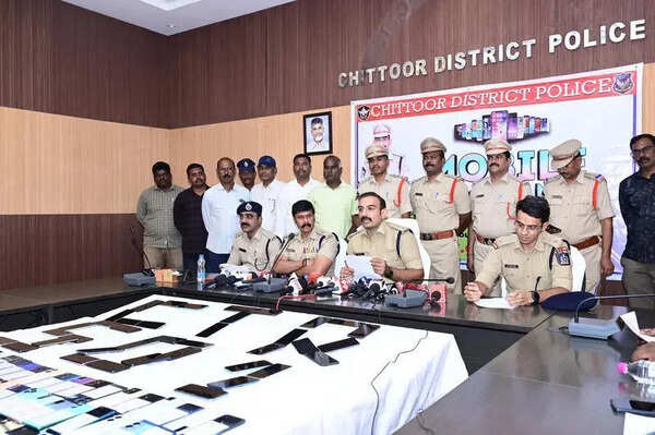 Chittoor police recover 501 stolen mobile phones worth Rs 1.2 crore
