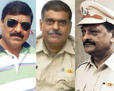 Three senior cops promoted on the day they retired