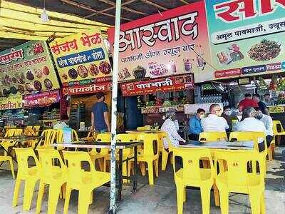 Over one lakh Mumbai hawkers still waiting to ‘unlock’ their stalls