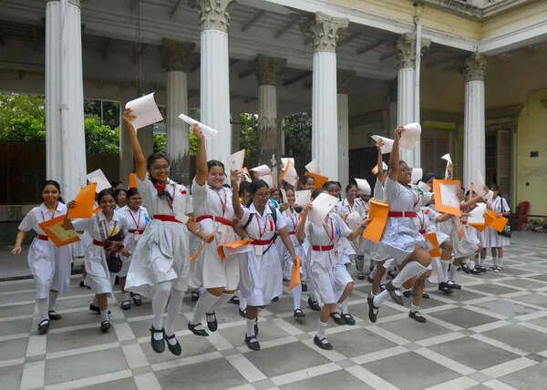 131 share Madhyamik top-10 ranks, none from Kol schools