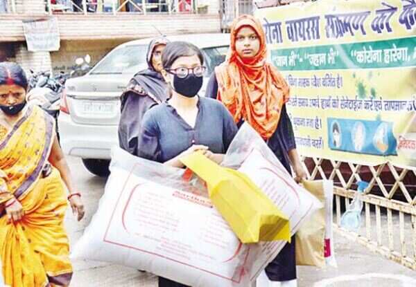 Patna: Lockdown triggers ‘panic buying’ for essentials in stores
