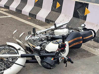 After fatal falls, experts want bikes off flyovers