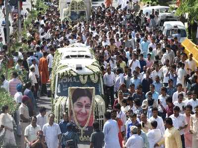Teary-eyed farewell for Sushma Swaraj by leaders across party lines and supporters across states