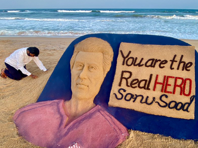 Sudarsan Pattnaik salutes 'real-life hero' Sonu Sood for helping migrant workers amid lockdown with sand art