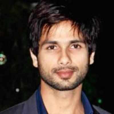 Shahid kapoor opts out of Dharma film