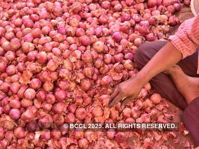 West Bengal: Amid soaring prices, onions worth Rs 50,000 stolen from a shop in Haldia