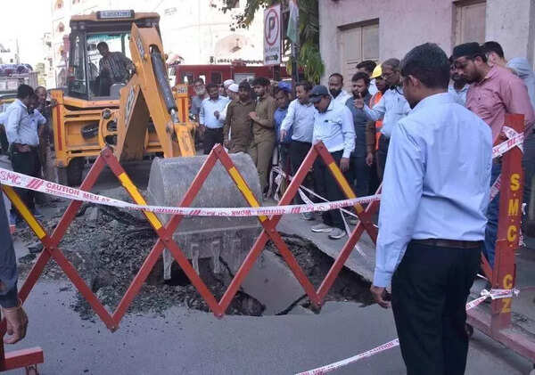 Sinkhole puts brake on traffic near SMC main office