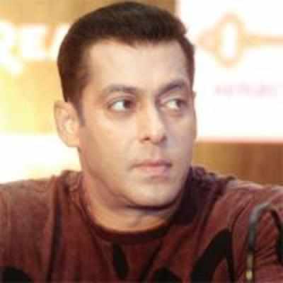 Veer maker takes Salman to court