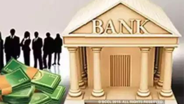 Biz men, HNIs, rural customers top bank branch visits; students least reliant