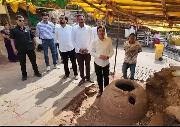 Stone vessel find at Ramtek’s Gad Mandir complex boosts heritage appeal: Jaiswal