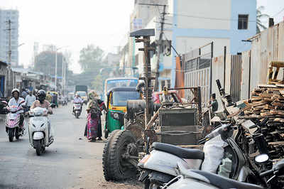 Automobile workshops put Siddaiah Road in a chokehold