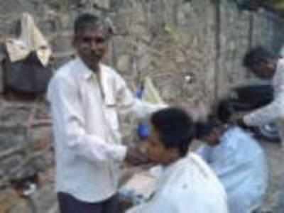 Making the cut: Mumbai's Roadside Barbers