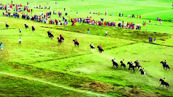 Monsoon in, curtains on south Bengal's village ghor-dours