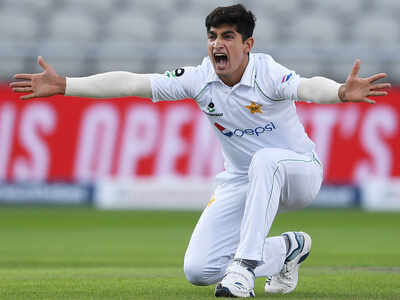 Pakistan bowlers have England in trouble after Masood 156