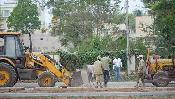 Mysuru City Corporation launches night cleaning drive in 5 places