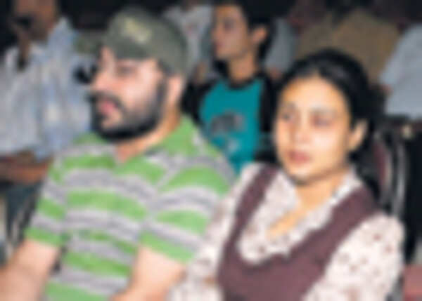 <i>Zinda dil shaam</i>