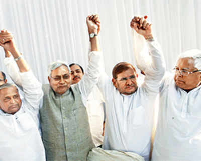 Bihar assembly polls: Mulayam dumps grand alliance, to go it alone