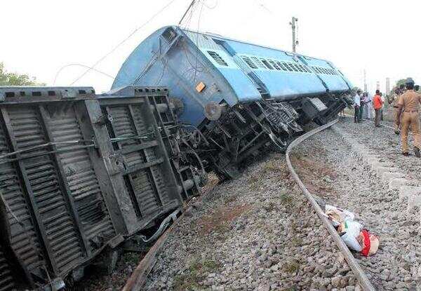 Jhelum Express derailed, passengers bear brunt