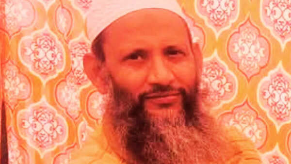 UP govt school principal suspendedfor ‘forcing students to offer namaz’