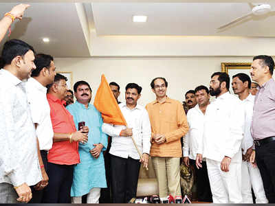 With more MLAs coming in, Sena set for bigger pie