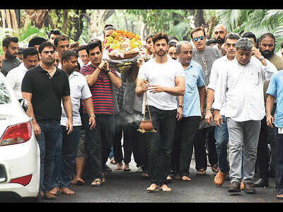 Hrithik Roshan, Sussanne Khan, Abhishek Bachchan, Kunal Kapoor attend the last rites of J Om Prakash