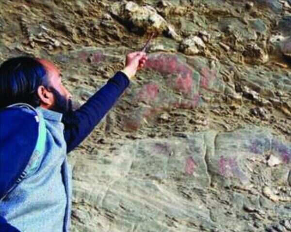 Pre-histroic murals claimed to have been found in Almora