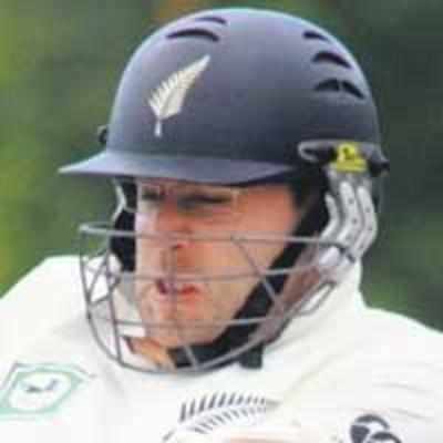 Vettori slams ton as Kiwis seize initiative