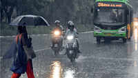 Delhi: IMD issues red alert today, orange on Friday 