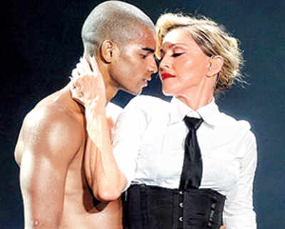 Madonna dumps her dancer toyboy