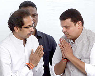 Cabinet expansion before winter session, Fadnavis to meet Uddhav