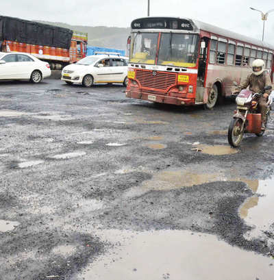 Blaming state for bad roads, toll operator demands Rs518 cr