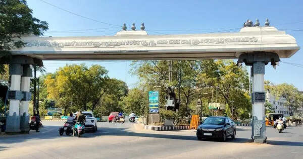 HC directs officials to remove arches that hinder traffic in Madurai