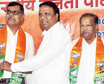 BJP inducts 2 Sena leaders into fold