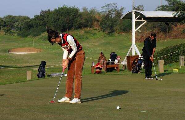 Food and golf bind Gurugram’s largest expat group